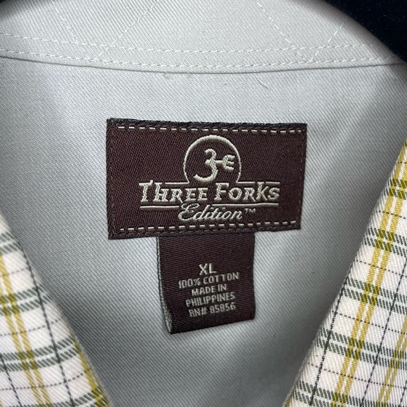 Lot of (2) Three Forks Dress Shirts - Picture 7 of 13